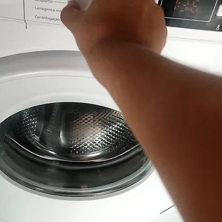 Casa Com Jardim Privado E Estacionamento No Interior *