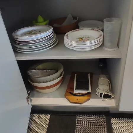 Casa Com Jardim Privado E Estacionamento No Interior *