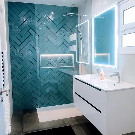 Casa de Férias Casa Com Jardim Privado E Estacionamento No Interior