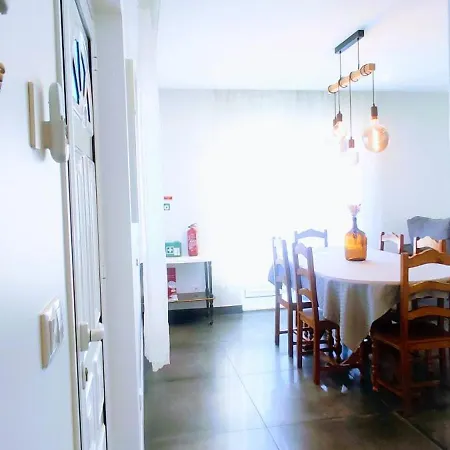 Casa Com Jardim Privado E Estacionamento No Interior Casa de Férias *