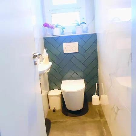 בית נופש Casa Com Jardim Privado E Estacionamento No Interior *