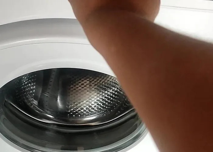 Casa Com Jardim Privado E Estacionamento No Interior *