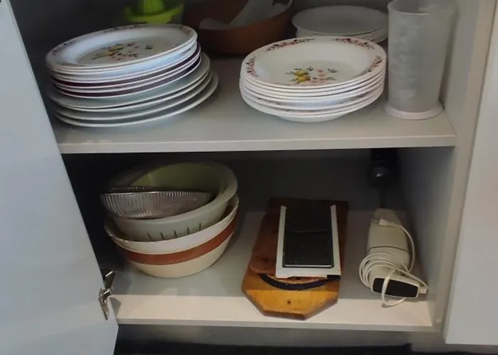 Casa Com Jardim Privado E Estacionamento No Interior *