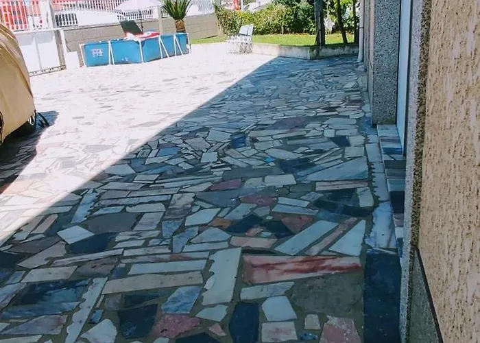 Casa Com Jardim Privado E Estacionamento No Interior * Amares
