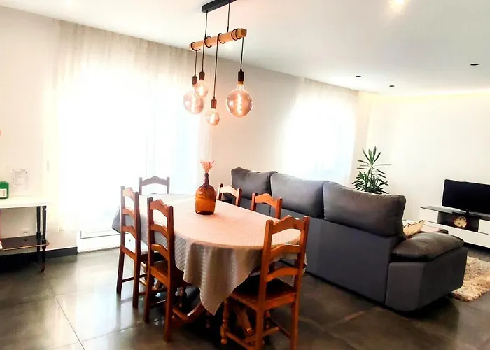 Nyaraló Casa Com Jardim Privado E Estacionamento No Interior