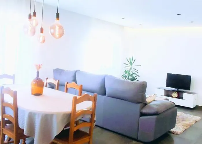 Casa Com Jardim Privado E Estacionamento No Interior אמאריס